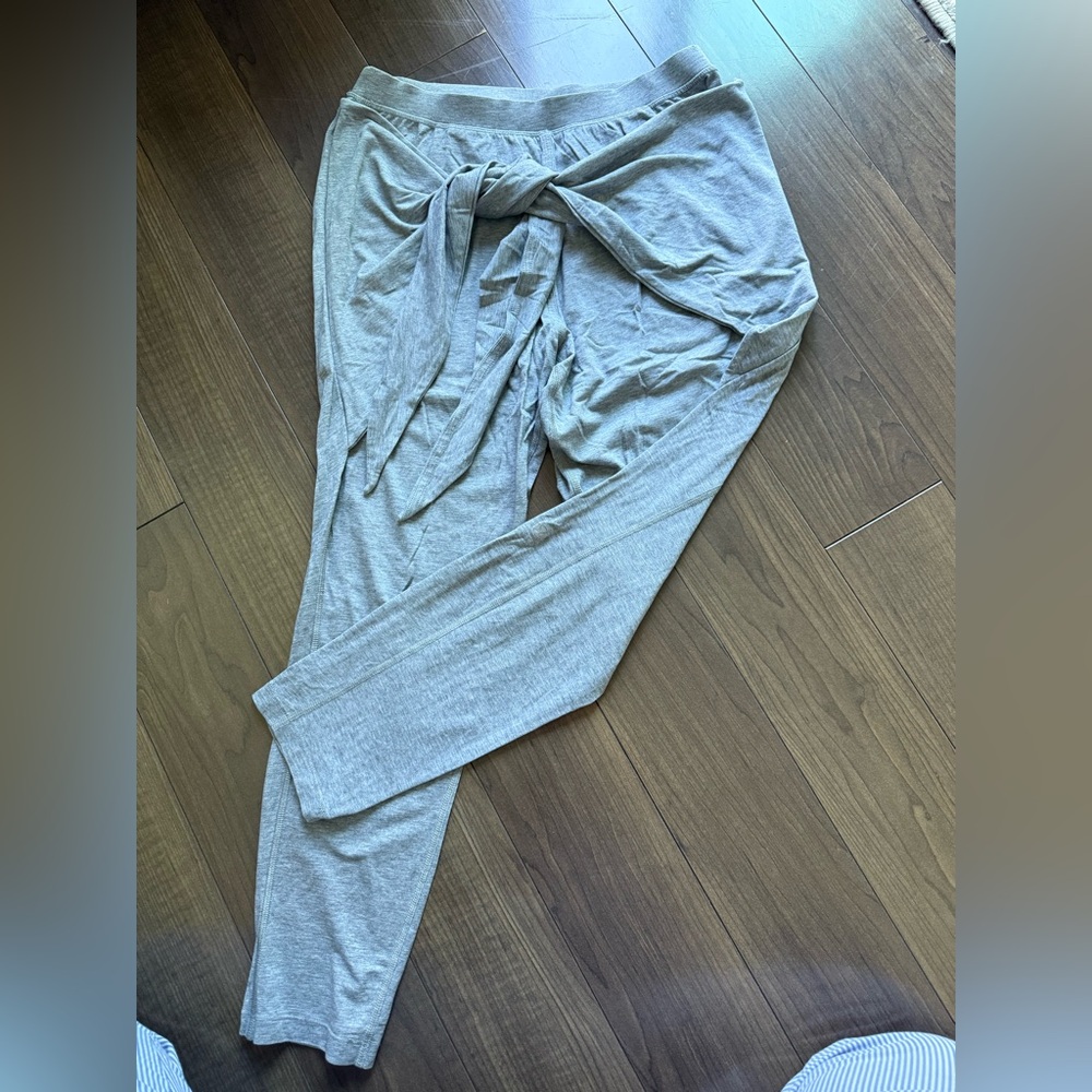 Lululemon Gray Tie-Front Pants